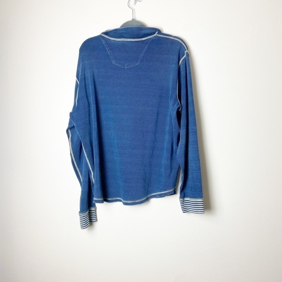 ROBERT GRAHAM • Men’s Quarter Zip Pullover with Contrasting Stitching and Cuffs - Picture 2 of 6